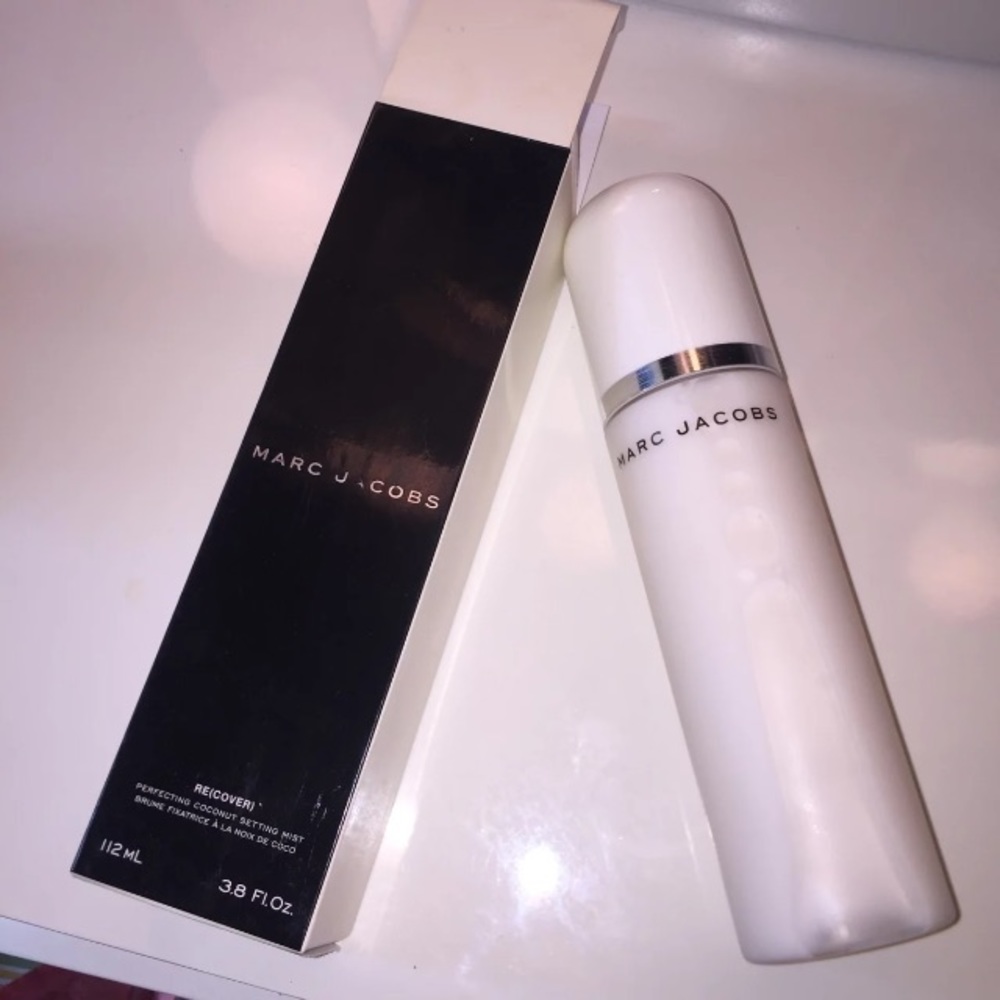 Marc Jacobs setting spray